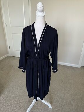 Like New Quince Maternity Navy Robe with White Trim Size Medium